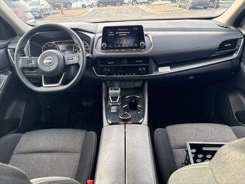 Used 2024 Nissan Rogue SV image 11
