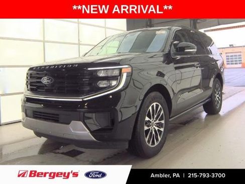 Used 2025 Ford Expedition Platinum AWD/4WD image 1