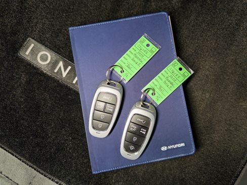 Used 2024 Hyundai Ioniq 5 SE image 23