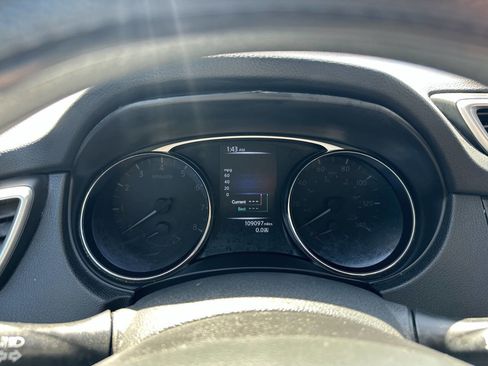 Used 2014 Nissan Rogue S image 17