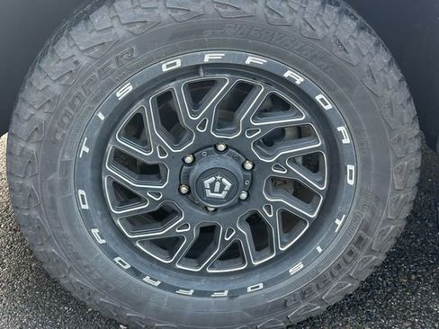 Used 2019 Chevrolet Tahoe Premier image 16