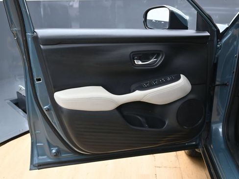 Used 2023 Honda HR-V LX image 35
