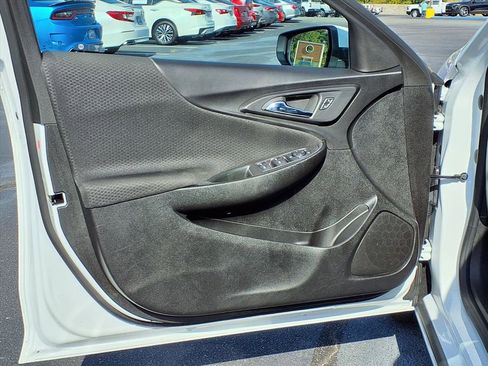 Used 2024 Chevrolet Malibu LT image 4