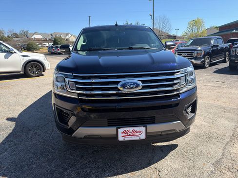 Used 2021 Ford Expedition XLT image 2