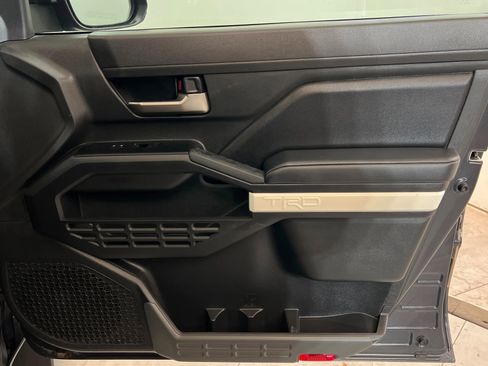 Used 2024 Toyota Tacoma TRD Off-Road image 22