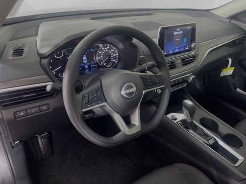 New 2026 Nissan Altima 2.5 SV FWD image 7