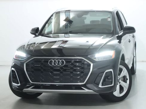 Used 2023 Audi Q5 2.0T Premium Plus w/ Premium Plus Package image 3
