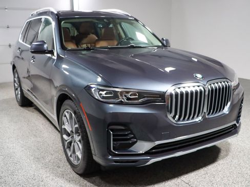 Used 2021 BMW X7 xDrive40i w/ Executive Package image 5