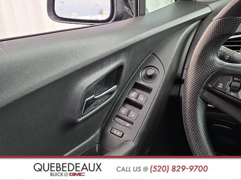 Used 2019 Chevrolet Trax LT FWD image 18
