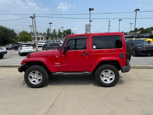Used 2012 Jeep Wrangler Sahara w/ Connectivity Group AWD/4WD image 9