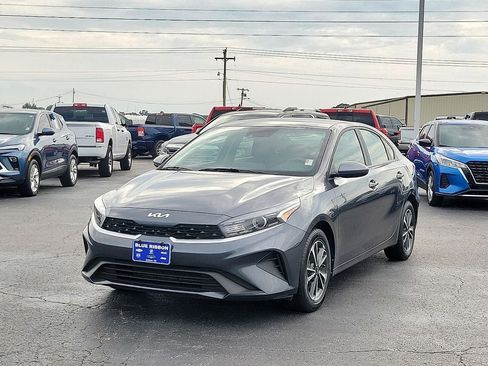 Used 2024 Kia Forte LXS FWD image 2