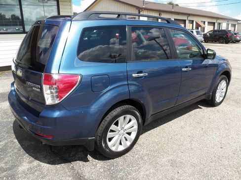 Used 2013 Subaru Forester 2.5X Premium w/ All-Weather Plus Pkg AWD/4WD image 3