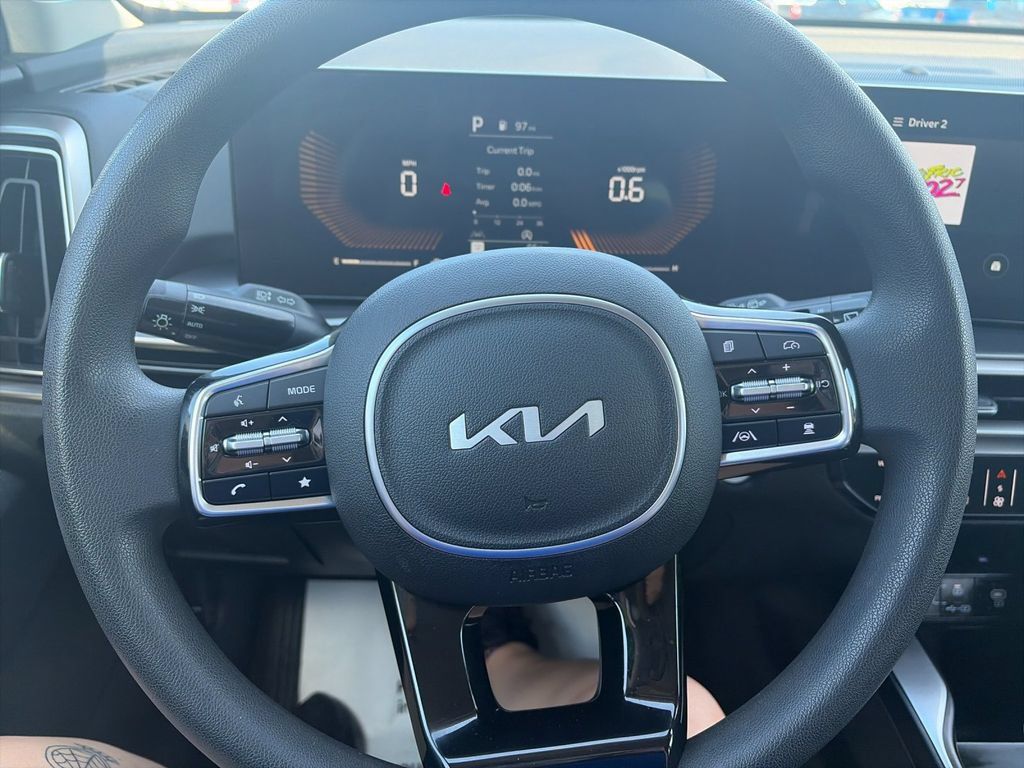 Used 2024 Kia Sorento LX FWD image 27