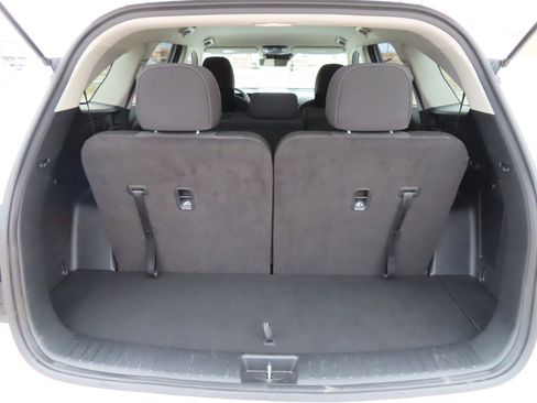 Used 2025 Kia Sorento LX image 15