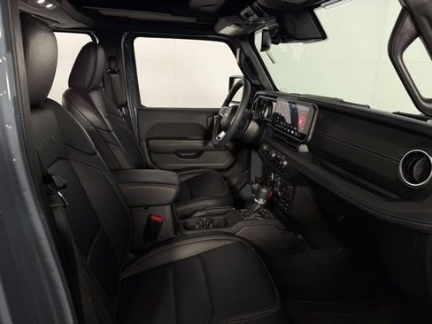 Used 2024 Jeep Wrangler Sahara w/ Technology Group image 15