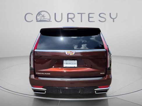 Used 2023 Cadillac Escalade ESV Premium Luxury AWD/4WD image 6