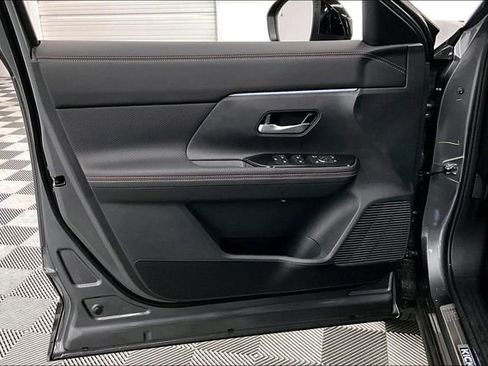 New 2026 Nissan Kicks SR w/ SR Premium Package AWD/4WD image 28