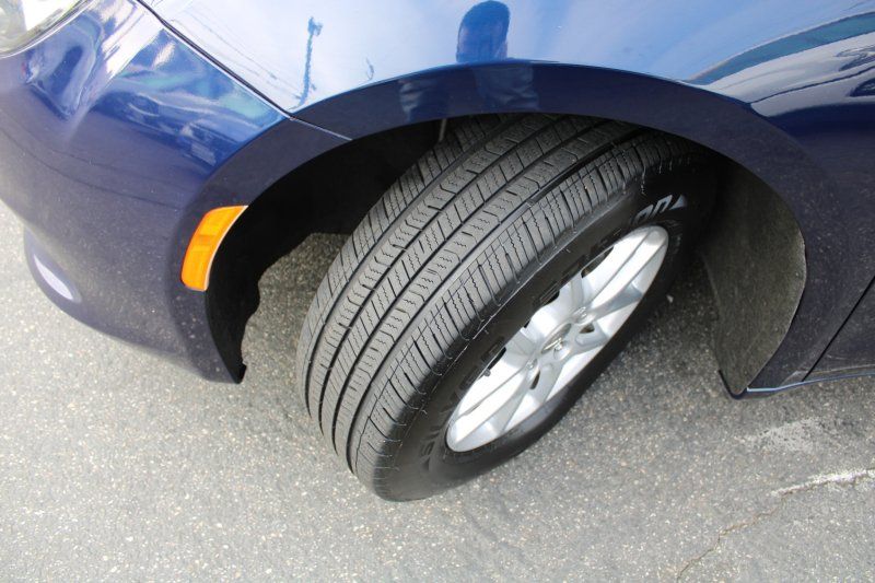 Used 2020 Chrysler Voyager LX FWD image 18