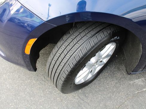 Used 2020 Chrysler Voyager LX FWD image 18