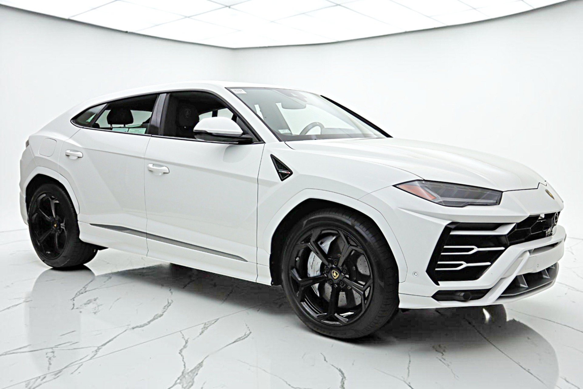 Used 2020 Lamborghini Urus AWD/4WD image 17