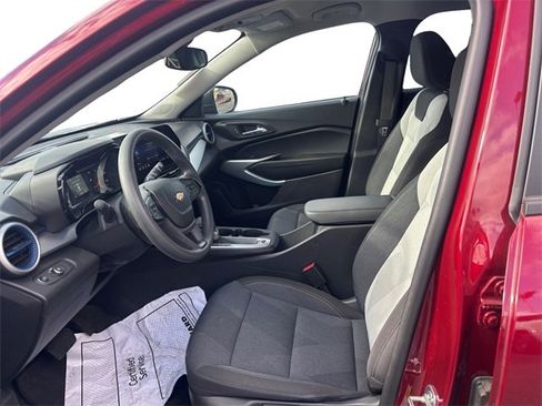 Used 2024 Chevrolet Trax LS image 9