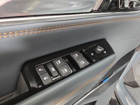 Used 2023 Jeep Grand Wagoneer L Series II w/ Premium Group II image 34