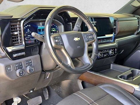 Used 2024 Chevrolet Silverado 3500 High Country w/ High Country Premium Package AWD/4WD image 9