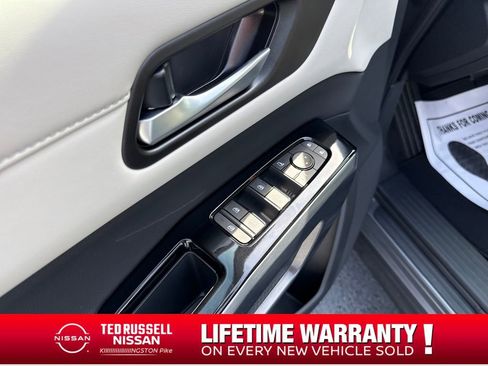 New 2026 Nissan Pathfinder SL FWD image 11
