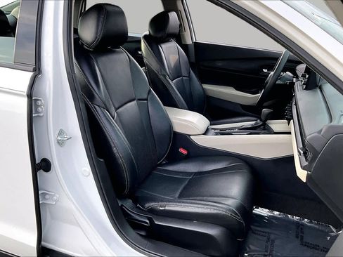 Used 2023 Honda Accord EX image 9