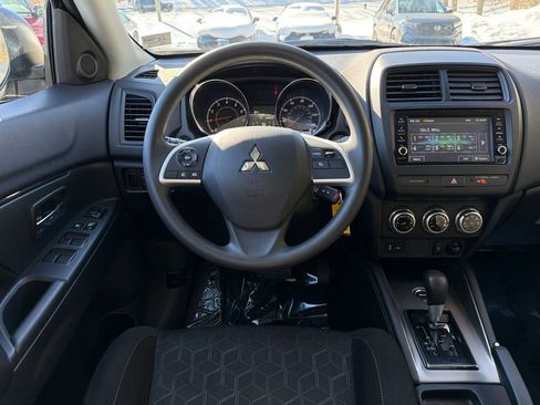 Used 2025 Mitsubishi Outlander Sport ES image 16