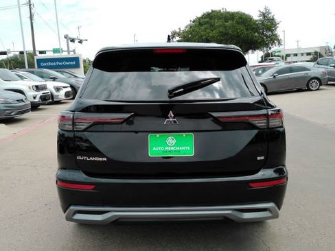 Used 2025 Mitsubishi Outlander SE FWD image 7