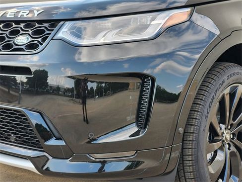 New 2025 Land Rover Discovery Sport S image 5