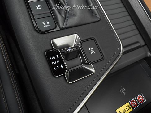 Used 2025 Lexus GX 550 w/ Cold Area Package AWD/4WD image 19