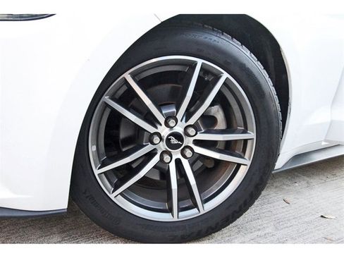 Used 2017 Ford Mustang Premium image 28