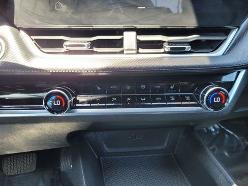 Used 2025 Chevrolet Equinox LT w/ Convenience Package II AWD/4WD image 27