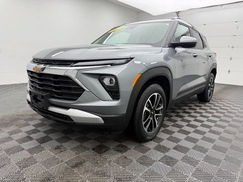 Used 2024 Chevrolet TrailBlazer LT w/ LT Cold Weather Package AWD/4WD image 13