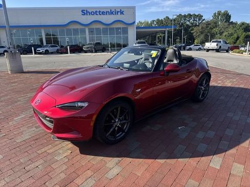 Used 2023 MAZDA MX-5 Miata Grand Touring RWD image 1