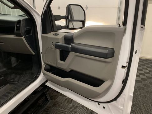 Used 2022 Ford F250 XL w/ Power Equipment Group image 47