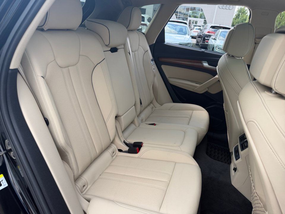 Used 2021 Audi Q5 Prestige w/ Prestige Package AWD/4WD image 33