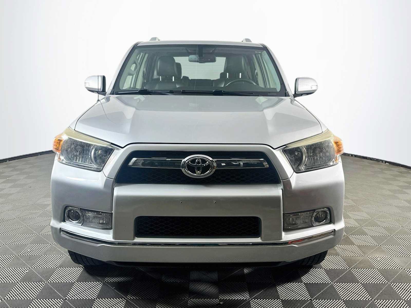 Used 2013 Toyota 4Runner Limited AWD/4WD image 2