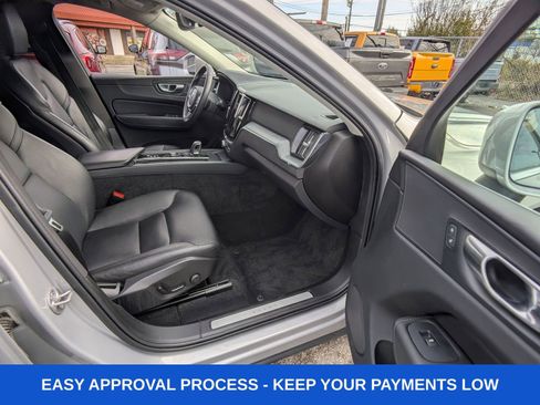 Used 2023 Volvo XC60 B5 Core AWD/4WD image 14