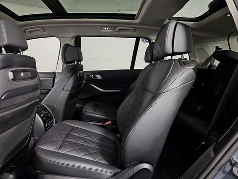 Used 2025 BMW X7 xDrive40i w/ Executive Package image 12