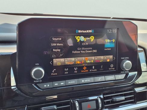 Used 2025 Nissan Pathfinder SV FWD image 10