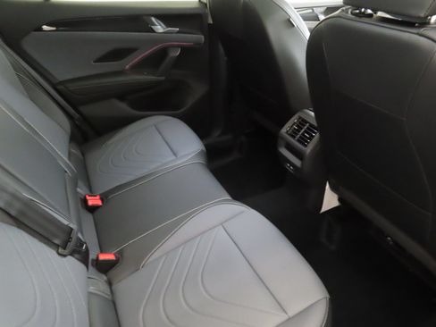 New 2026 Volkswagen Tiguan SE FWD image 24