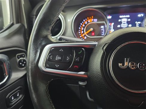 Used 2019 Jeep Wrangler Unlimited Sahara image 19