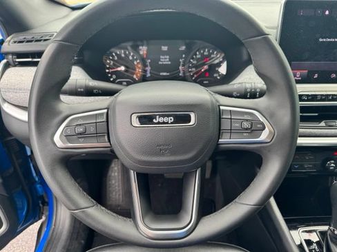 Used 2023 Jeep Compass Latitude AWD/4WD image 41