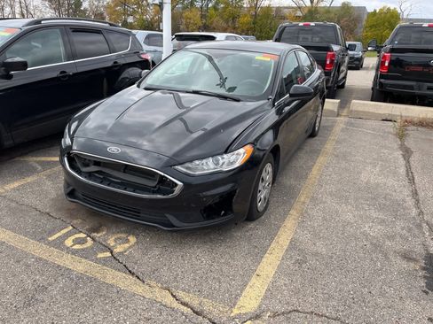 Used 2020 Ford Fusion S image 2