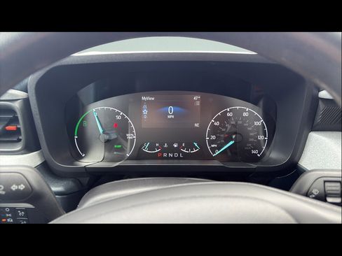 Used 2023 Ford Maverick XLT image 18