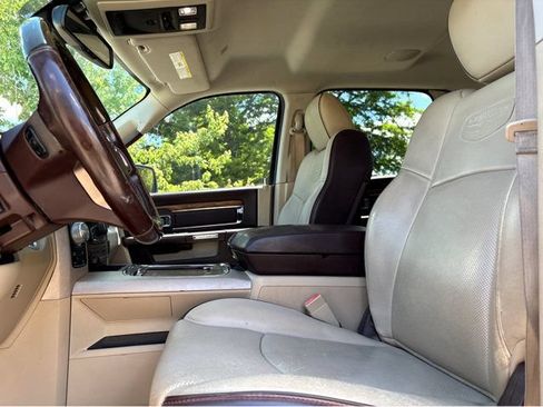 Used 2018 RAM 1500 Laramie Longhorn w/ Longhorn Southfork Package AWD/4WD image 4