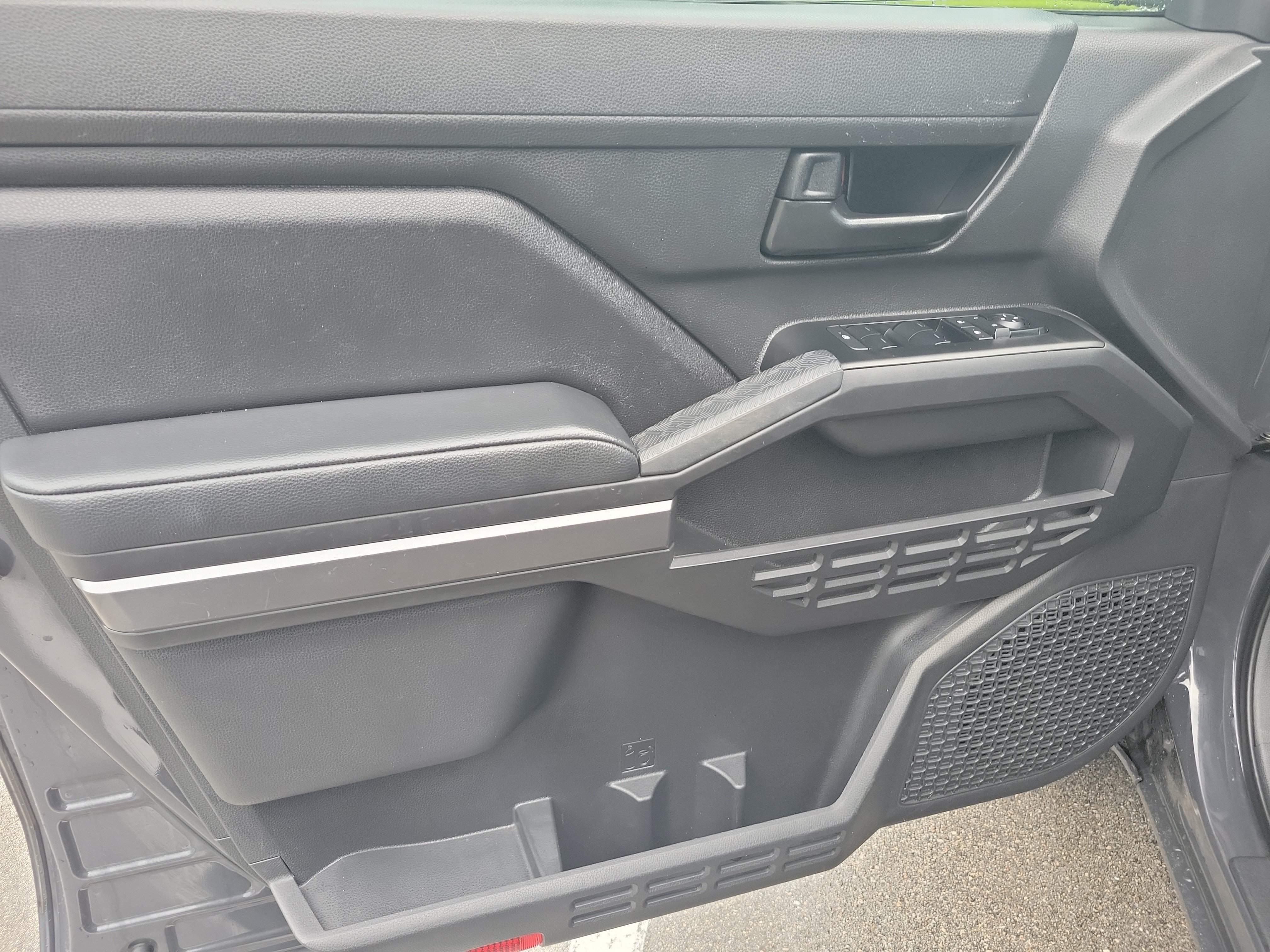 Used 2025 Toyota Tacoma SR5 RWD image 19